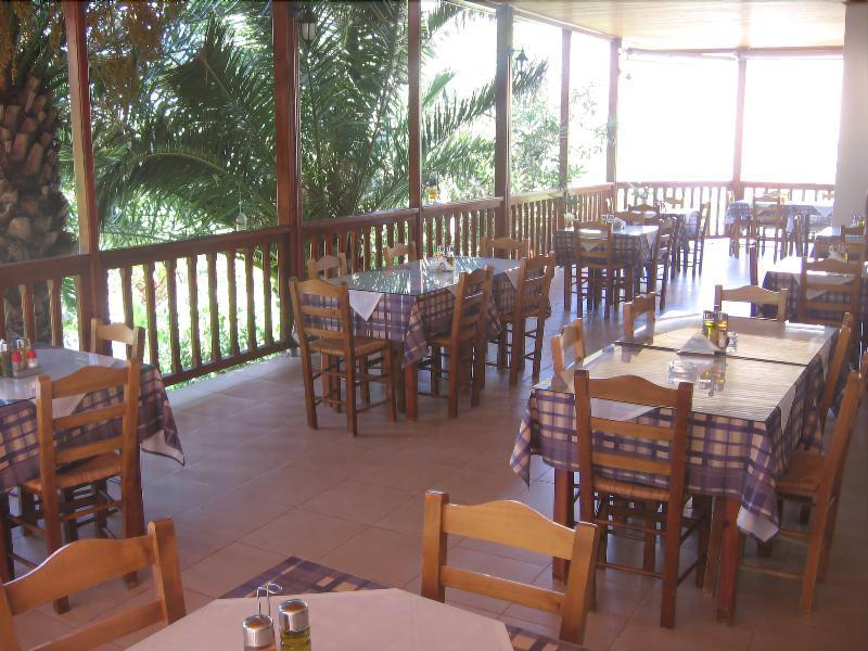 Ammoudi Hotel Damnoni Exterior foto